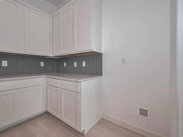1611 Regents Court, Houston TX 77055
