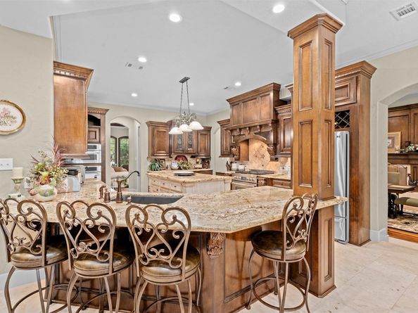 10 Oak Cove Lane, Humble TX 77346
