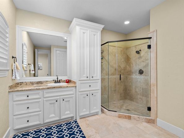 10 Oak Cove Lane, Humble TX 77346