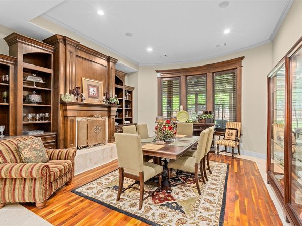 10 Oak Cove Lane, Humble TX 77346