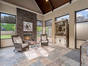 10 Oak Cove Lane, Humble TX 77346