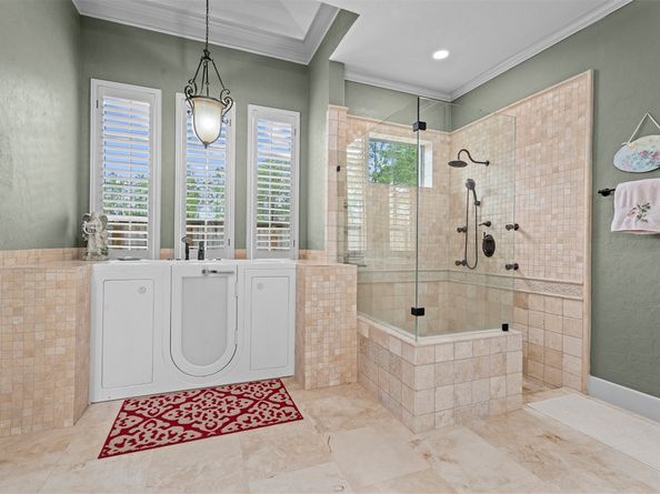 10 Oak Cove Lane, Humble TX 77346