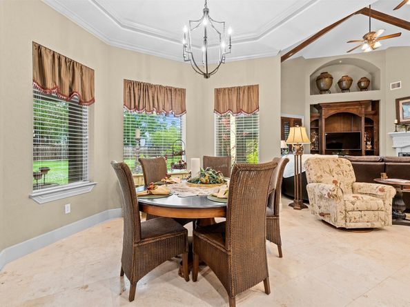 10 Oak Cove Lane, Humble TX 77346