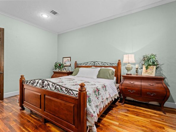 10 Oak Cove Lane, Humble TX 77346