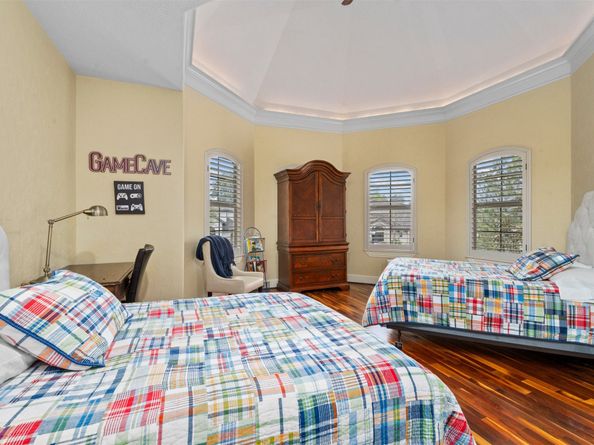 10 Oak Cove Lane, Humble TX 77346