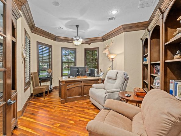 10 Oak Cove Lane, Humble TX 77346