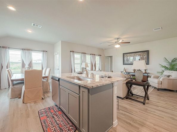 22607 Rising Rosehill Lane, Tomball TX 77377