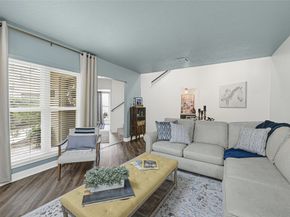 1954 Augusta Drive 32, Houston TX 77057
