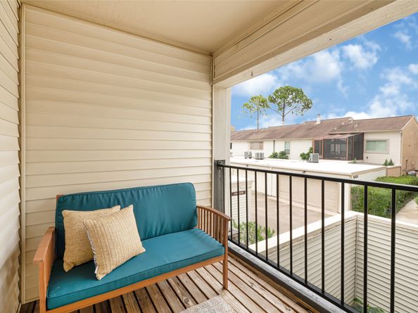 1954 Augusta Drive 32, Houston TX 77057