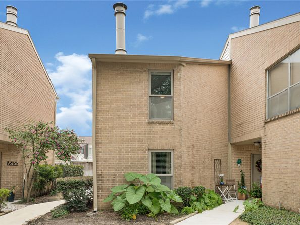 1954 Augusta Drive 32, Houston TX 77057