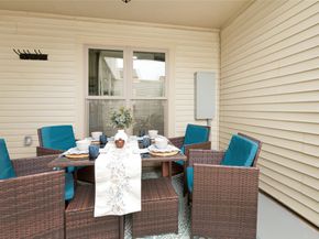 1954 Augusta Drive 32, Houston TX 77057