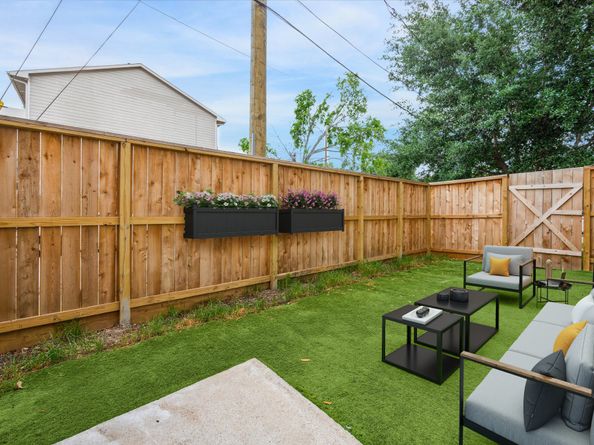1505 Detering Street, Houston TX 77007