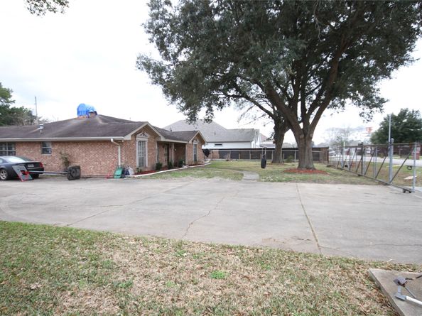 8410 Saylynn Lane, Houston TX 77075