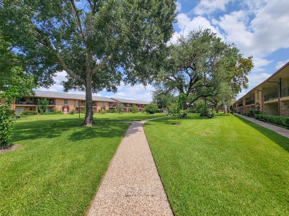 7600 Burgoyne Road 114, Houston TX 77063
