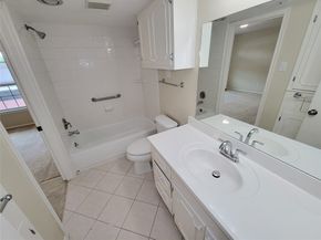 7600 Burgoyne Road 114, Houston TX 77063