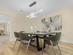 5530 Redstart Street, Houston TX 77096