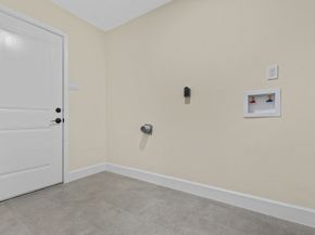 5530 Redstart Street, Houston TX 77096