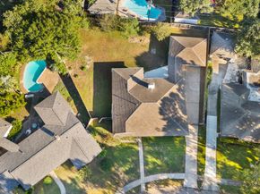 5530 Redstart Street, Houston TX 77096