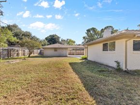 5530 Redstart Street, Houston TX 77096