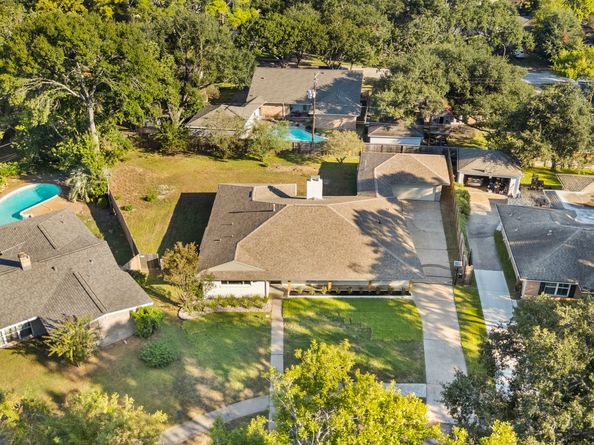 5530 Redstart Street, Houston TX 77096
