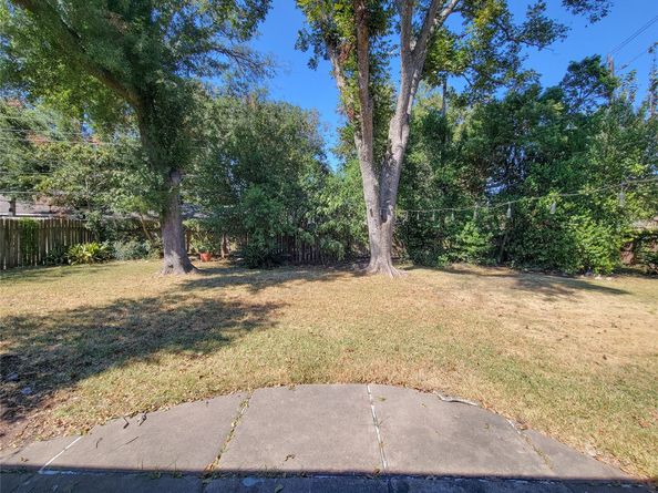 9506 Vogue Lane, Houston TX 77080