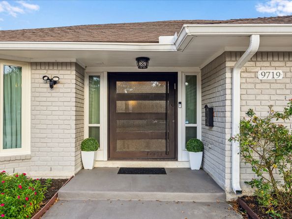 9719 Atwell Drive, Houston TX 77096