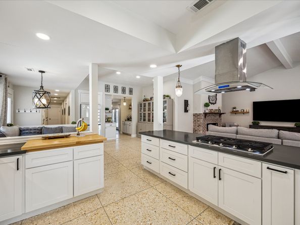 9719 Atwell Drive, Houston TX 77096