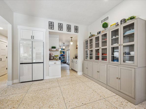 9719 Atwell Drive, Houston TX 77096