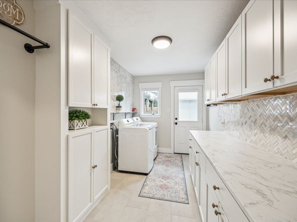 9719 Atwell Drive, Houston TX 77096