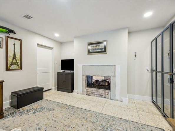 9719 Atwell Drive, Houston TX 77096