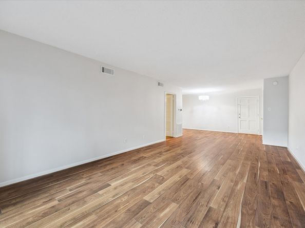 2700 Bellefontaine Street B12, Houston TX 77025