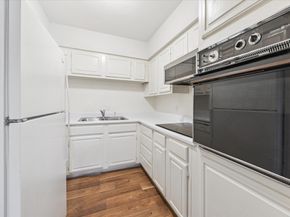 2700 Bellefontaine Street B12, Houston TX 77025