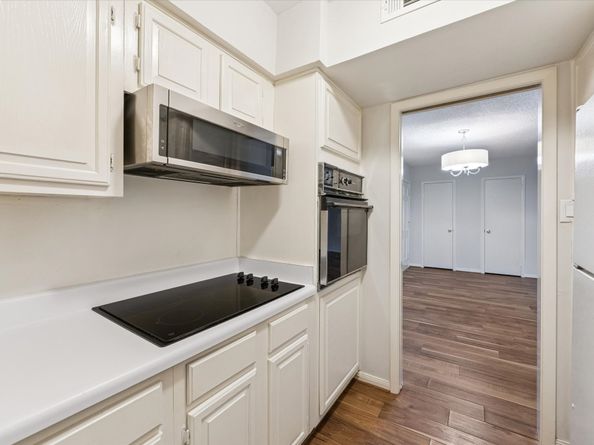 2700 Bellefontaine Street B12, Houston TX 77025