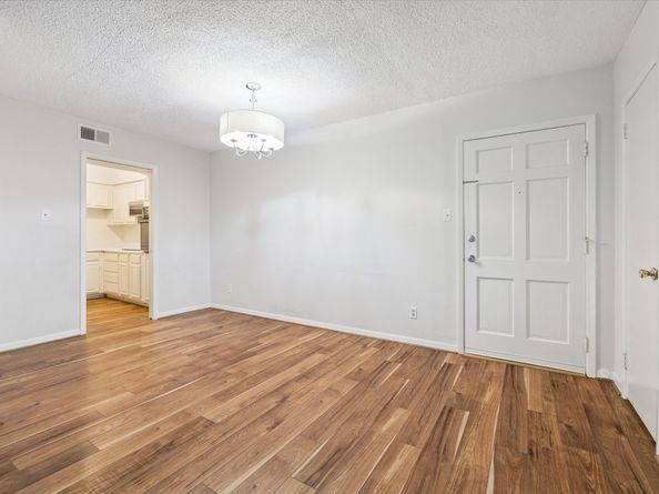 2700 Bellefontaine Street B12, Houston TX 77025