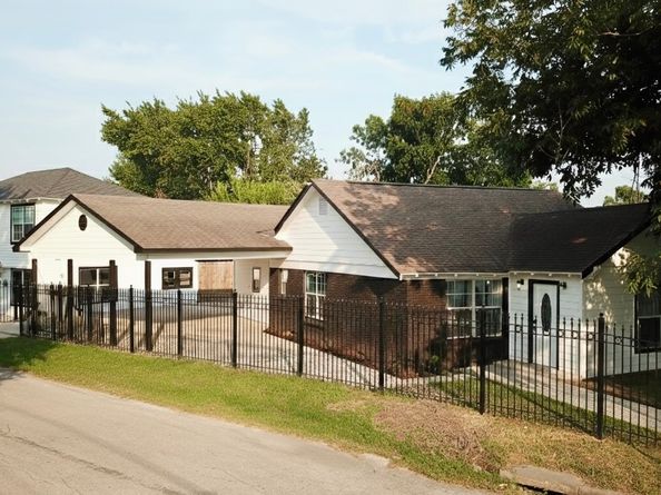 1001 Elliston Street, Houston TX 77023