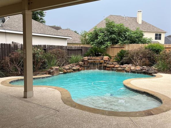 8855 Distant Woods Drive, Houston TX 77095