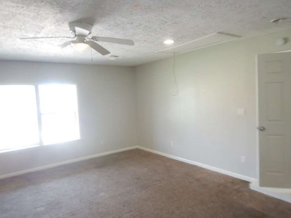 5854 Heron Drive, Houston TX 77033