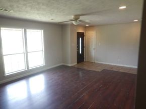 5854 Heron Drive, Houston TX 77033