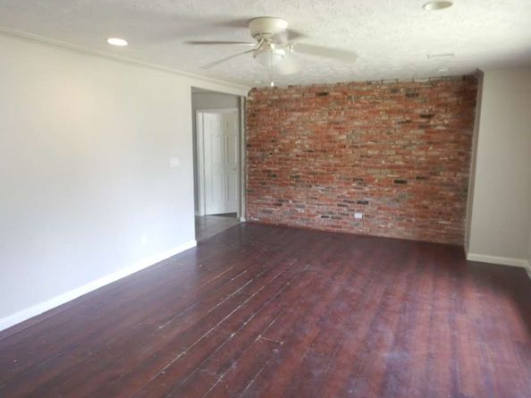 5854 Heron Drive, Houston TX 77033