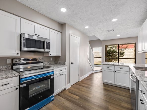 8711 Wild Basin Drive, Houston TX 77088