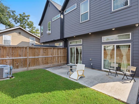 7033 Avenue L, Houston TX 77011