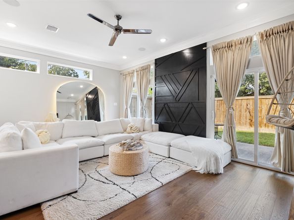 7033 Avenue L, Houston TX 77011