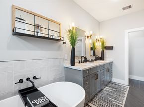7033 Avenue L, Houston TX 77011