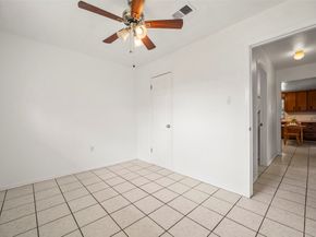 522 Hollyvale Drive, Houston TX 77060