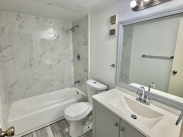 12905 Woodforest Boulevard 701, Houston TX 77015