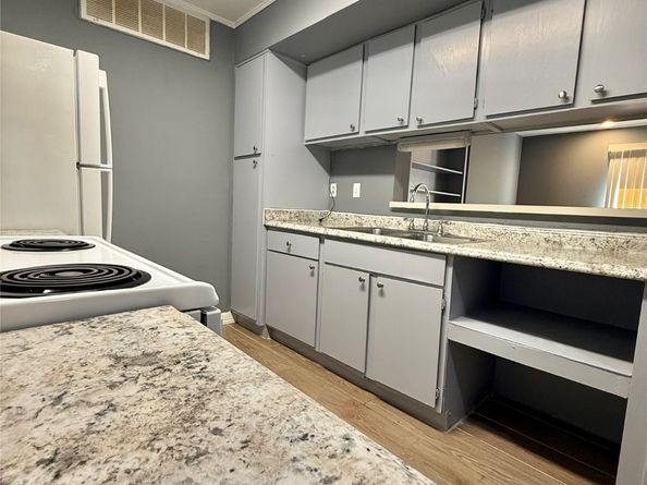 12905 Woodforest Boulevard 701, Houston TX 77015