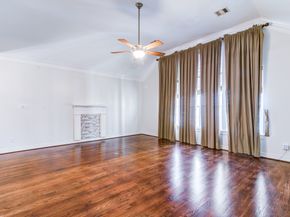 5976 Kansas Street, Houston TX 77007