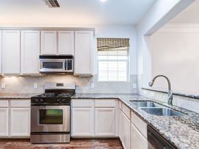 5976 Kansas Street, Houston TX 77007