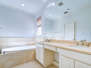 5976 Kansas Street, Houston TX 77007