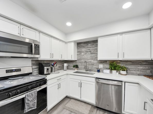 3330 Dulcrest Street, Houston TX 77051